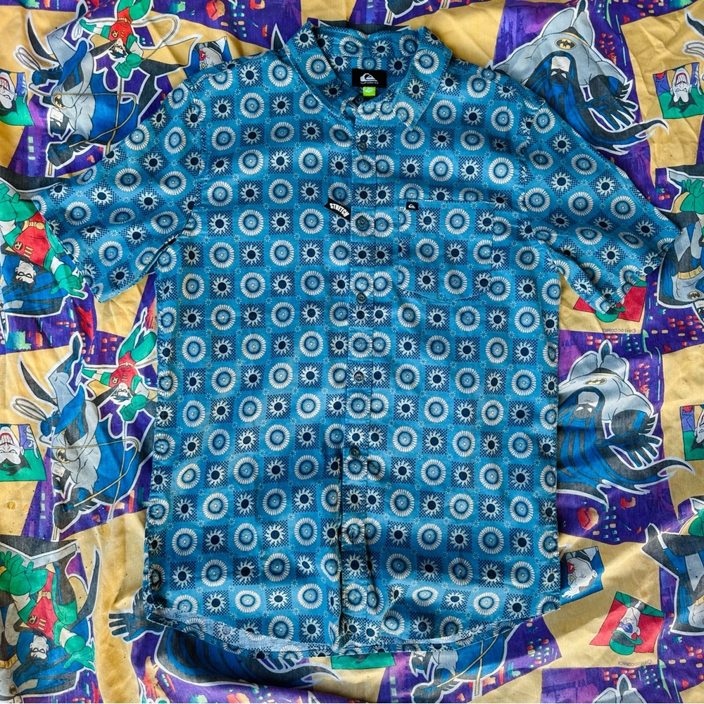 Quiksilver NWT Mandala Patterned Button-Up Shirt